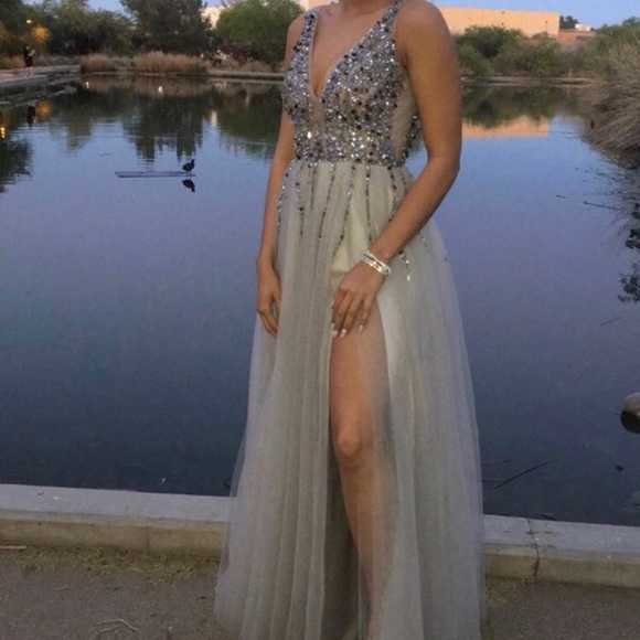 Prom dress size 6 - Picture 1 of 5